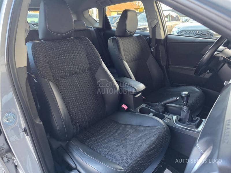 Toyota Auris 2.0 D R kamera