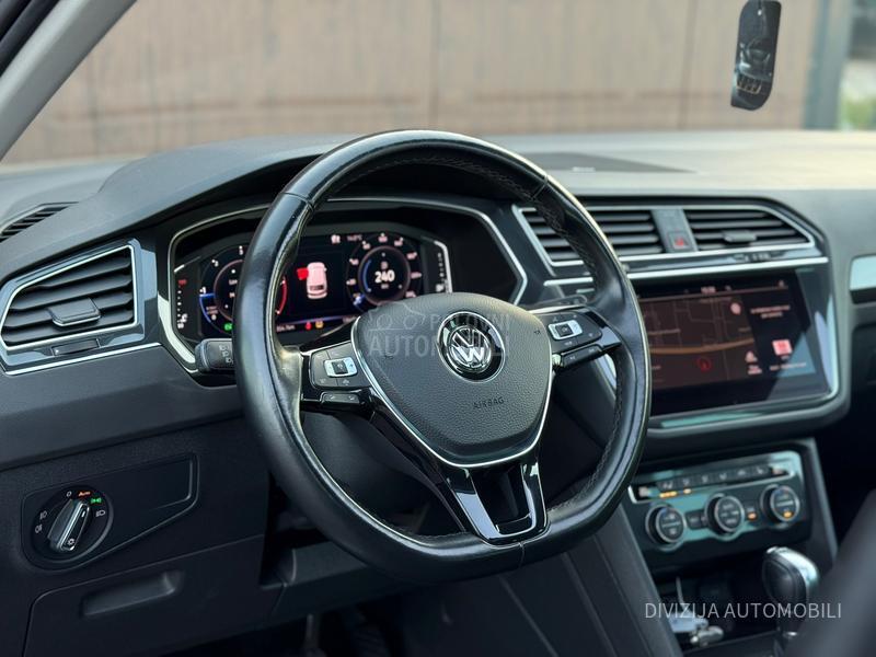 Volkswagen Tiguan Pano/Dsg/4x4/360kam