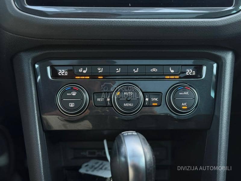 Volkswagen Tiguan Pano/Dsg/4x4/360kam