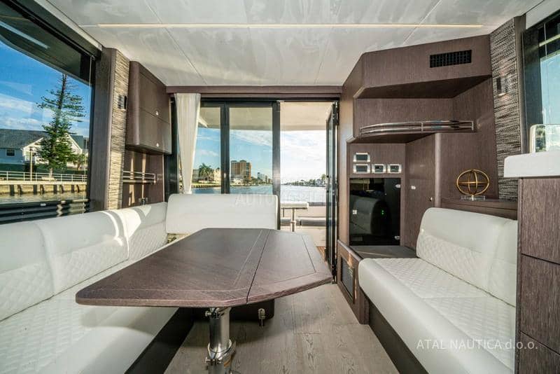 Galeon 400 FLY / 410 HTC