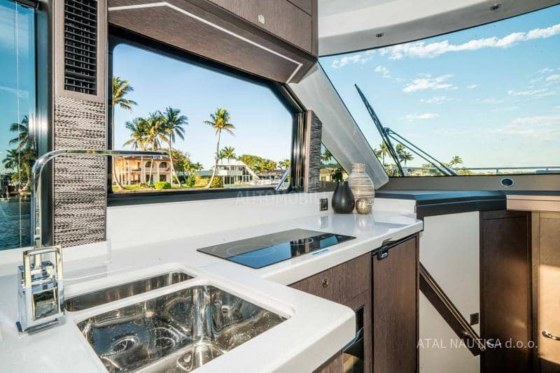 Galeon 400 FLY / 410 HTC