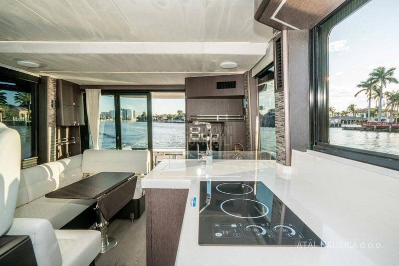 Galeon 400 FLY / 410 HTC