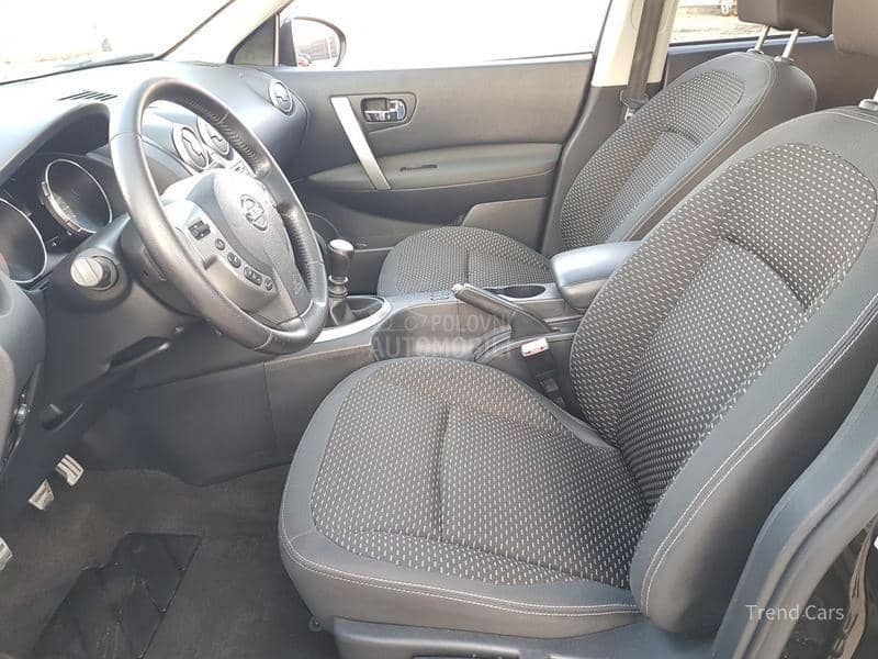 Nissan Qashqai + 2 2.0 B PANO 7 SED