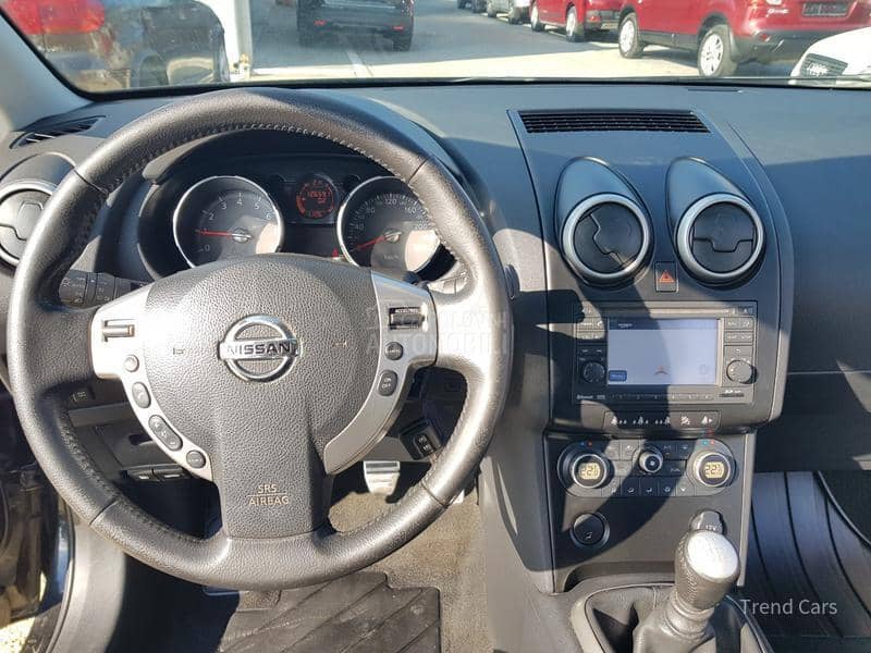 Nissan Qashqai + 2 2.0 B PANO 7 SED