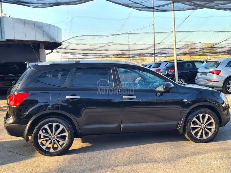 Nissan Qashqai + 2 2.0 B PANO 7 SED