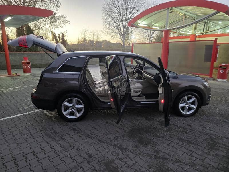 Audi Q7 SALONSKI.PRIMERAK