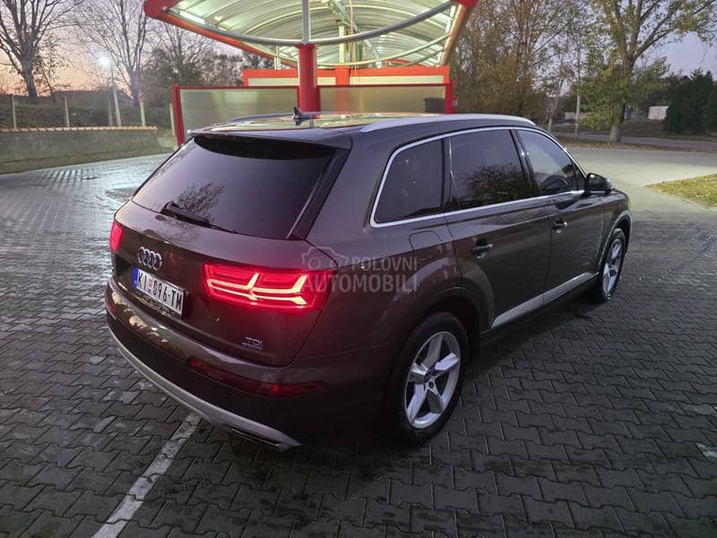 Audi Q7 SALONSKI.PRIMERAK