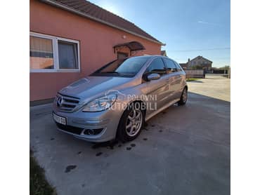 Mercedes Benz B 180 