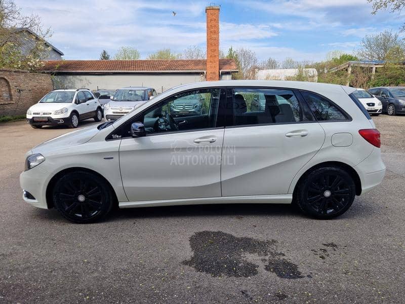 Mercedes Benz B 180 EXECUTIVE