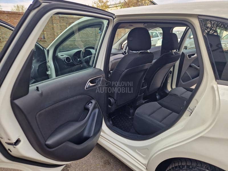 Mercedes Benz B 180 EXECUTIVE