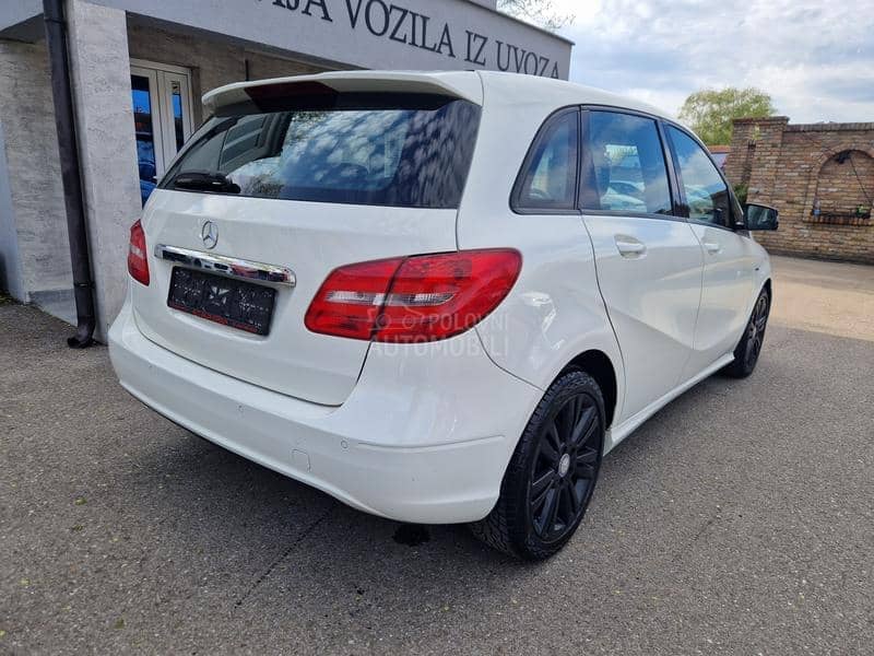 Mercedes Benz B 180 EXECUTIVE