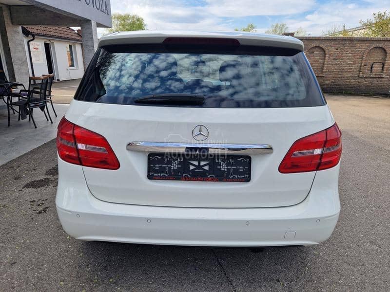 Mercedes Benz B 180 EXECUTIVE
