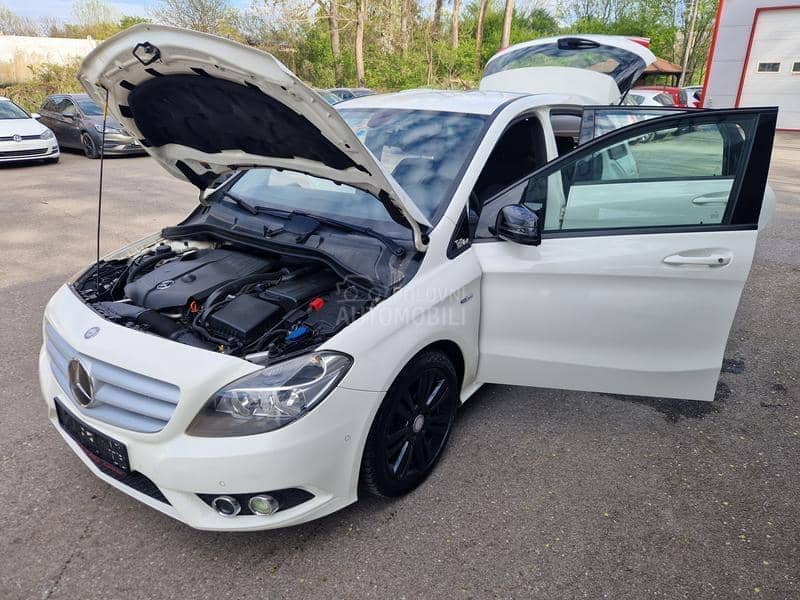 Mercedes Benz B 180 EXECUTIVE