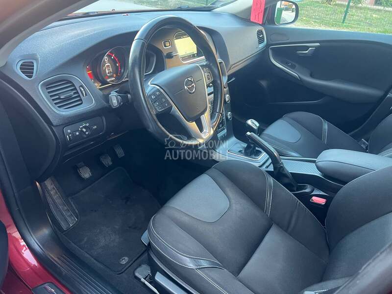 Volvo V40 2.0 INSCRIPTIO MATRX