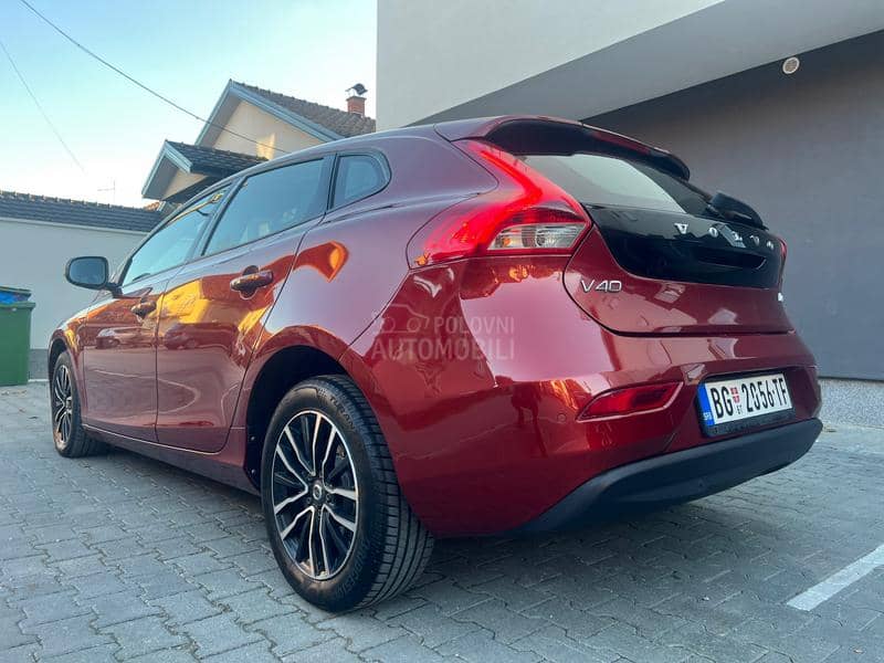 Volvo V40 2.0 INSCRIPTIO MATRX