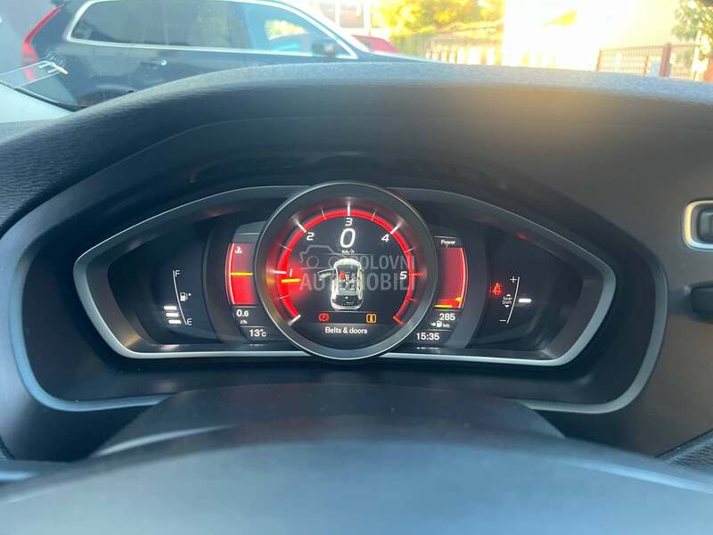 Volvo V40 2.0 INSCRIPTIO MATRX