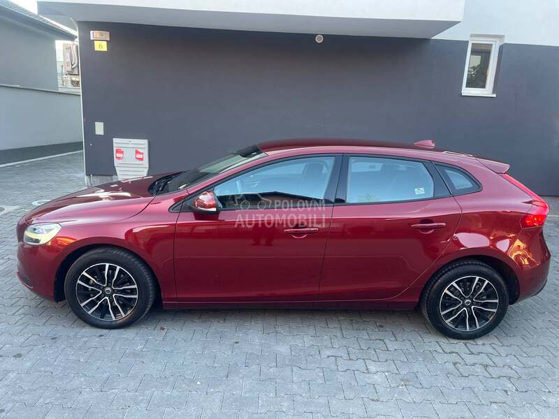Volvo V40 2.0 INSCRIPTIO MATRX
