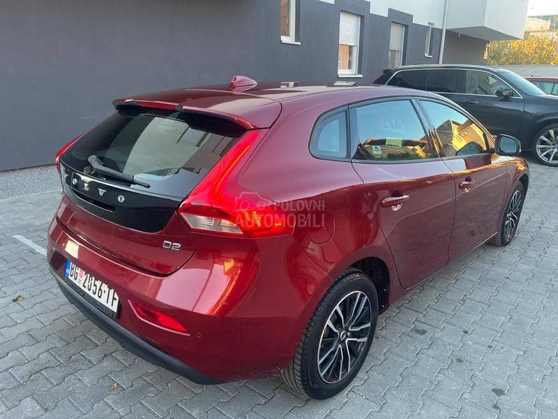 Volvo V40 2.0 INSCRIPTIO MATRX