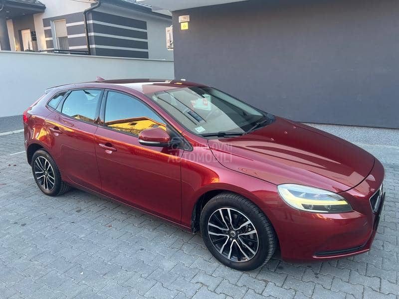 Volvo V40 2.0 INSCRIPTIO MATRX