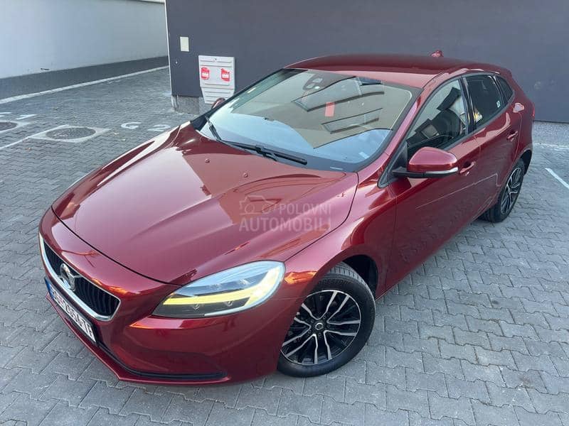 Volvo V40 2.0 INSCRIPTIO MATRX