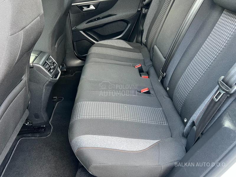 Peugeot 3008 1.5 HDI/NAV/LED