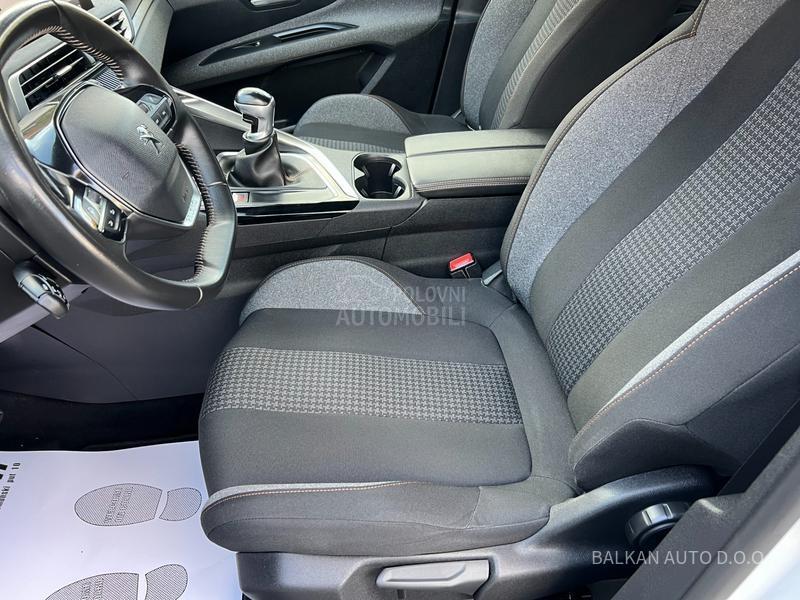 Peugeot 3008 1.5 HDI/NAV/LED