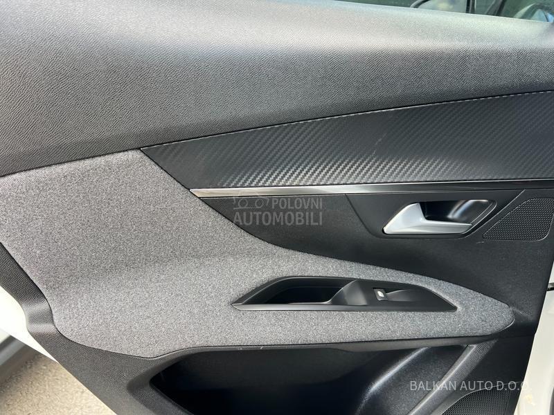 Peugeot 3008 1.5 HDI/NAV/LED