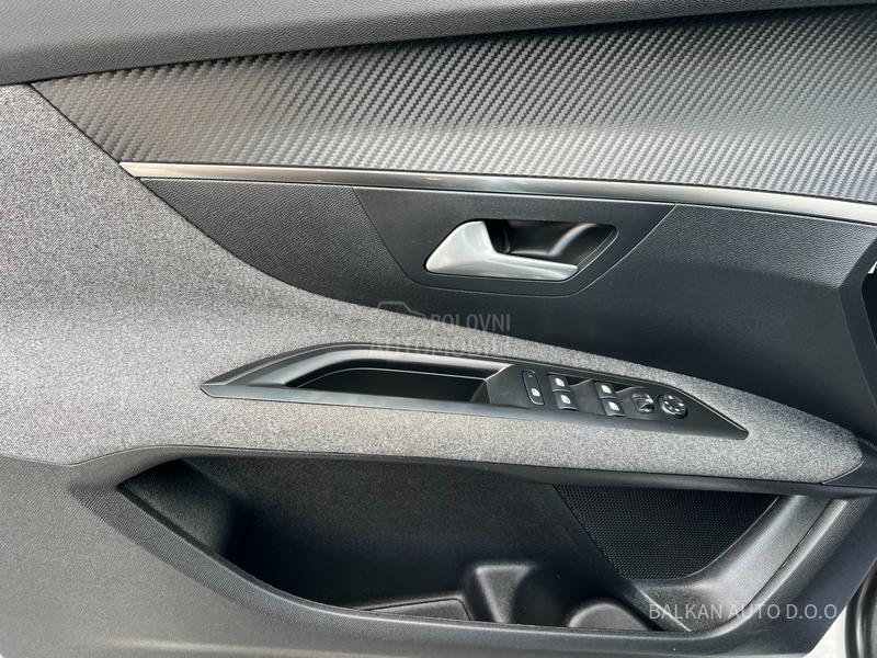 Peugeot 3008 1.5 HDI/NAV/LED