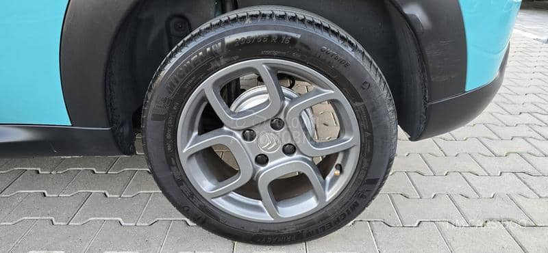 Citroen C4 Cactus 1.2 VEL.S.E.R.V