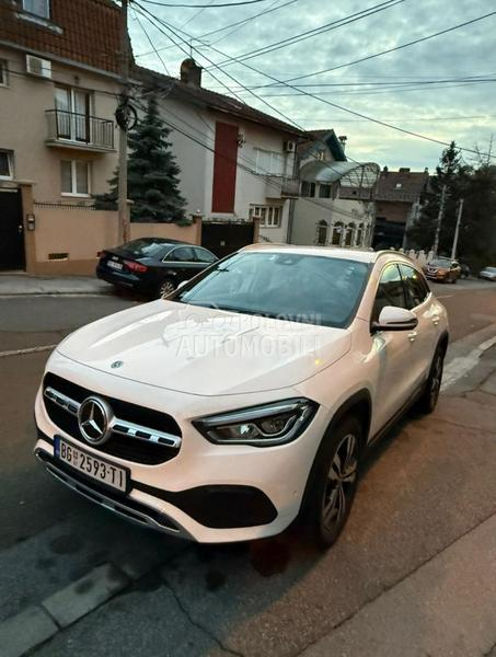 Mercedes Benz GLA 200 
