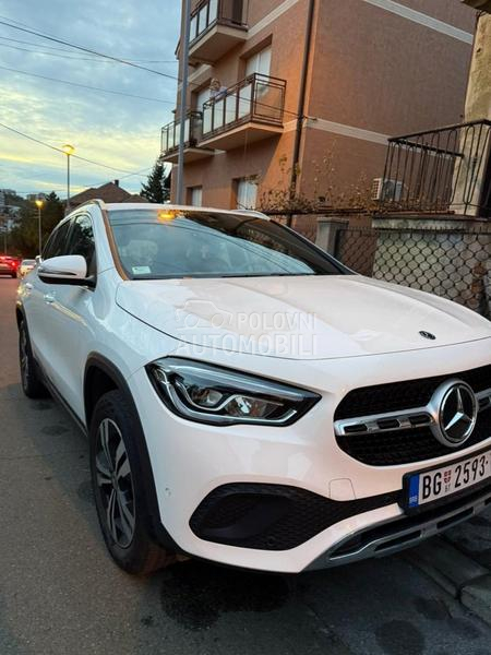 Mercedes Benz GLA 200 