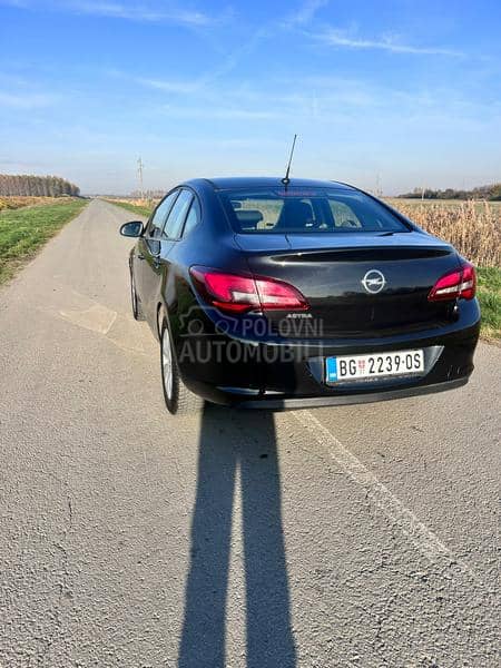 Opel Astra J 