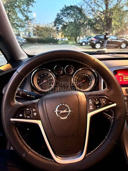 Opel Astra J 