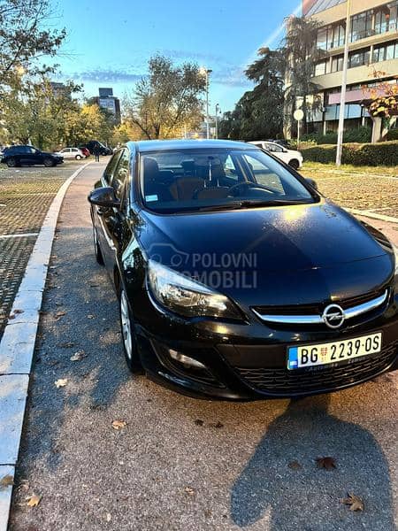 Opel Astra J 
