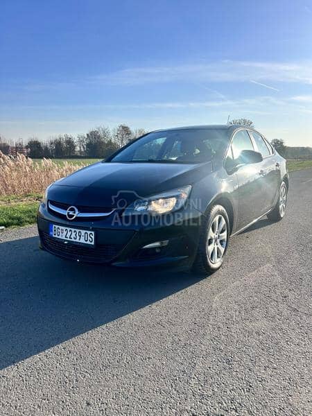 Opel Astra J 
