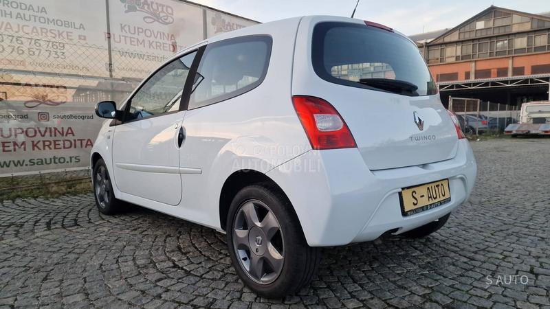Renault Twingo KREDlTl/NIGHT-DAY
