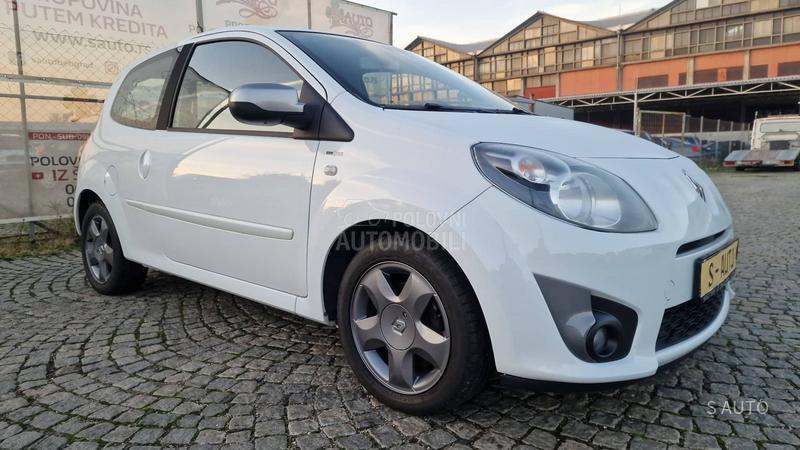 Renault Twingo KREDlTl/NIGHT-DAY