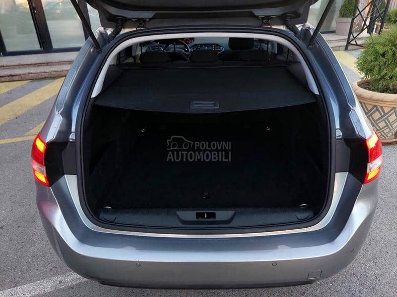 Peugeot 308 1.6BlueHDI LED/PANO