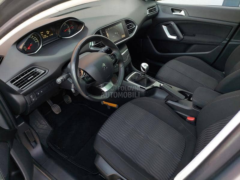 Peugeot 308 1.6BlueHDI LED/PANO