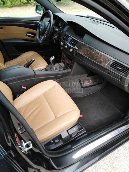 BMW 520 limuzina