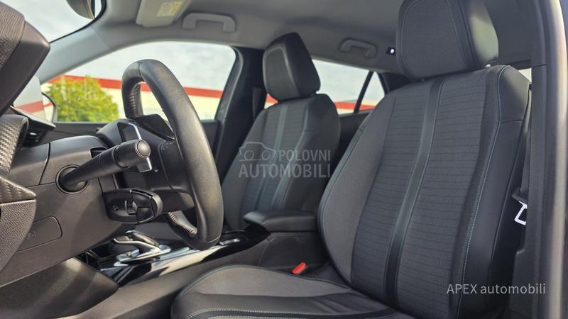 Peugeot 2008 1.5 EHdi EAT8 Allure