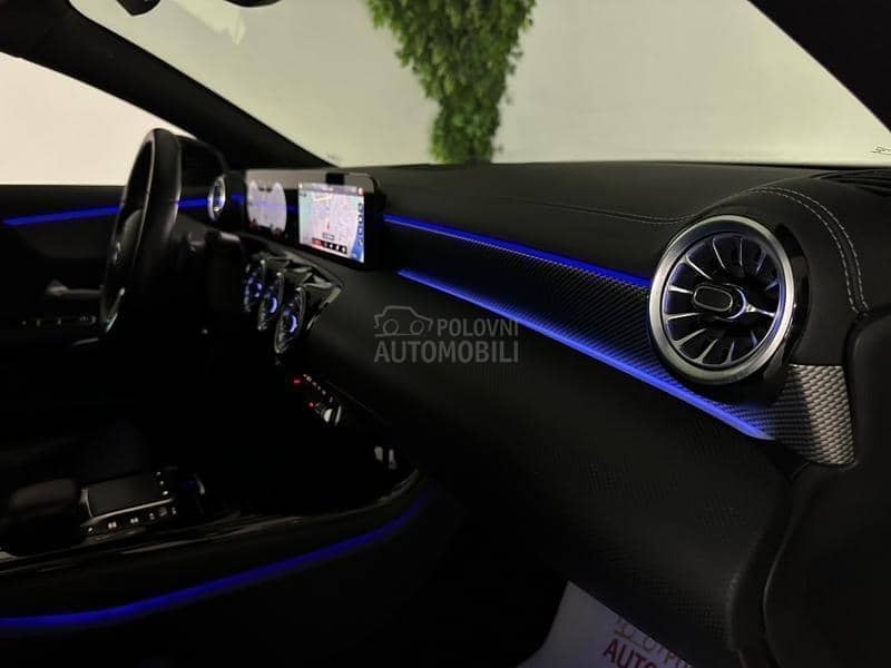 Mercedes Benz CLA 180 AMB AUT