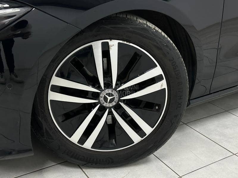 Mercedes Benz CLA 180 AMB AUT