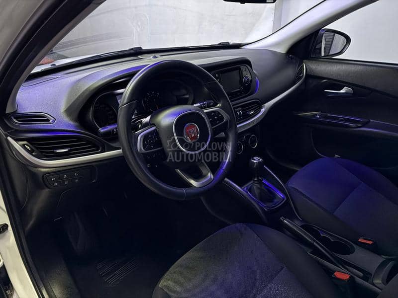 Fiat Tipo S A L O N