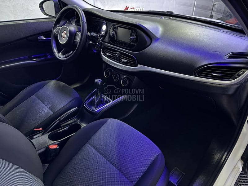 Fiat Tipo S A L O N