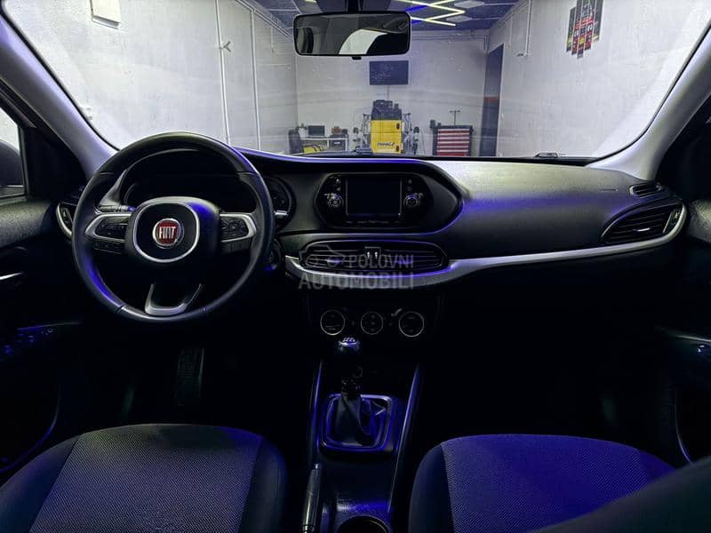 Fiat Tipo S A L O N