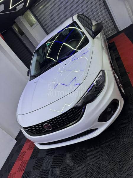 Fiat Tipo S A L O N