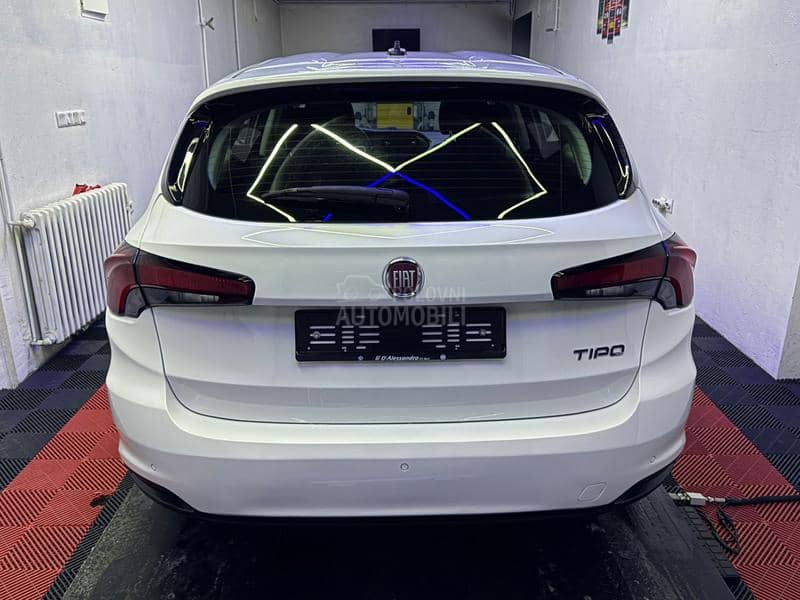 Fiat Tipo S A L O N