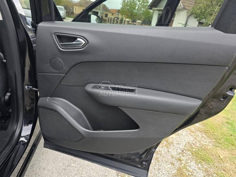 Renault Arkana E TECH 145