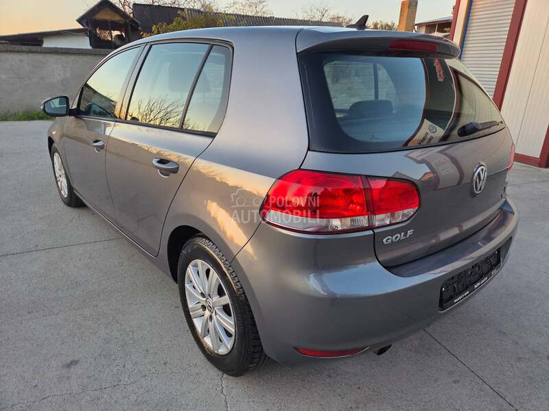 Volkswagen Golf 6 1.6 TDi BLUEMOTION